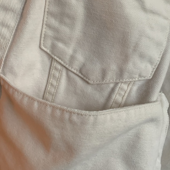 Eddie Bauer cream color denim jacket. Size medium. 100% cotton. Has been washed - Picture 7 of 11